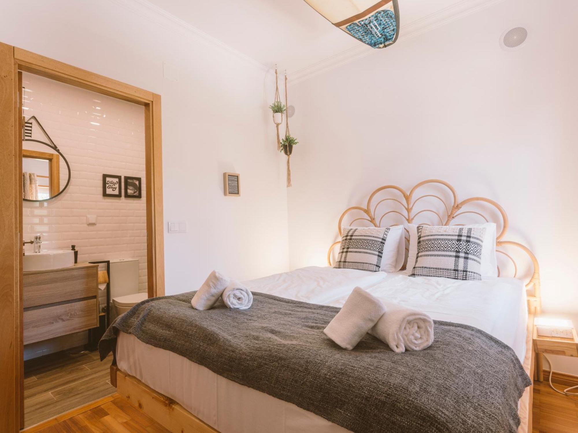 Cliff Surf House Hostel อา ดุส คุนญาดุส ภายนอก รูปภาพ
