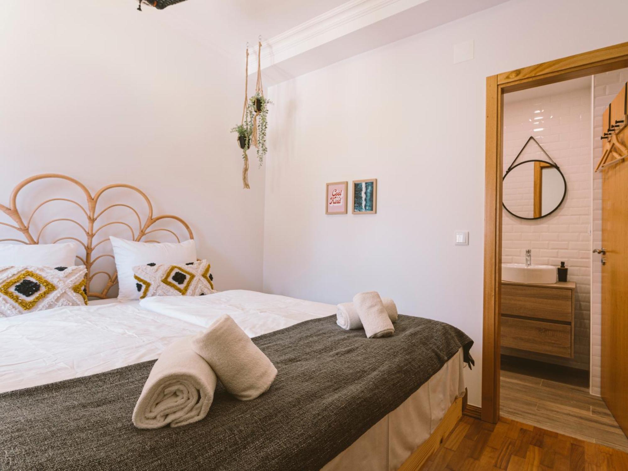 Cliff Surf House Hostel อา ดุส คุนญาดุส ภายนอก รูปภาพ