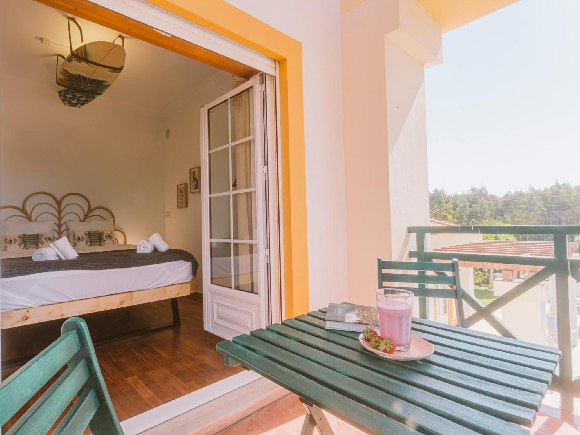 Cliff Surf House Hostel อา ดุส คุนญาดุส ภายนอก รูปภาพ
