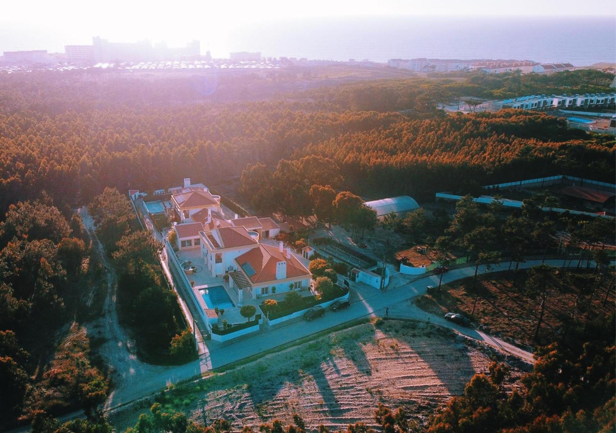 Cliff Surf House Hostel อา ดุส คุนญาดุส ภายนอก รูปภาพ
