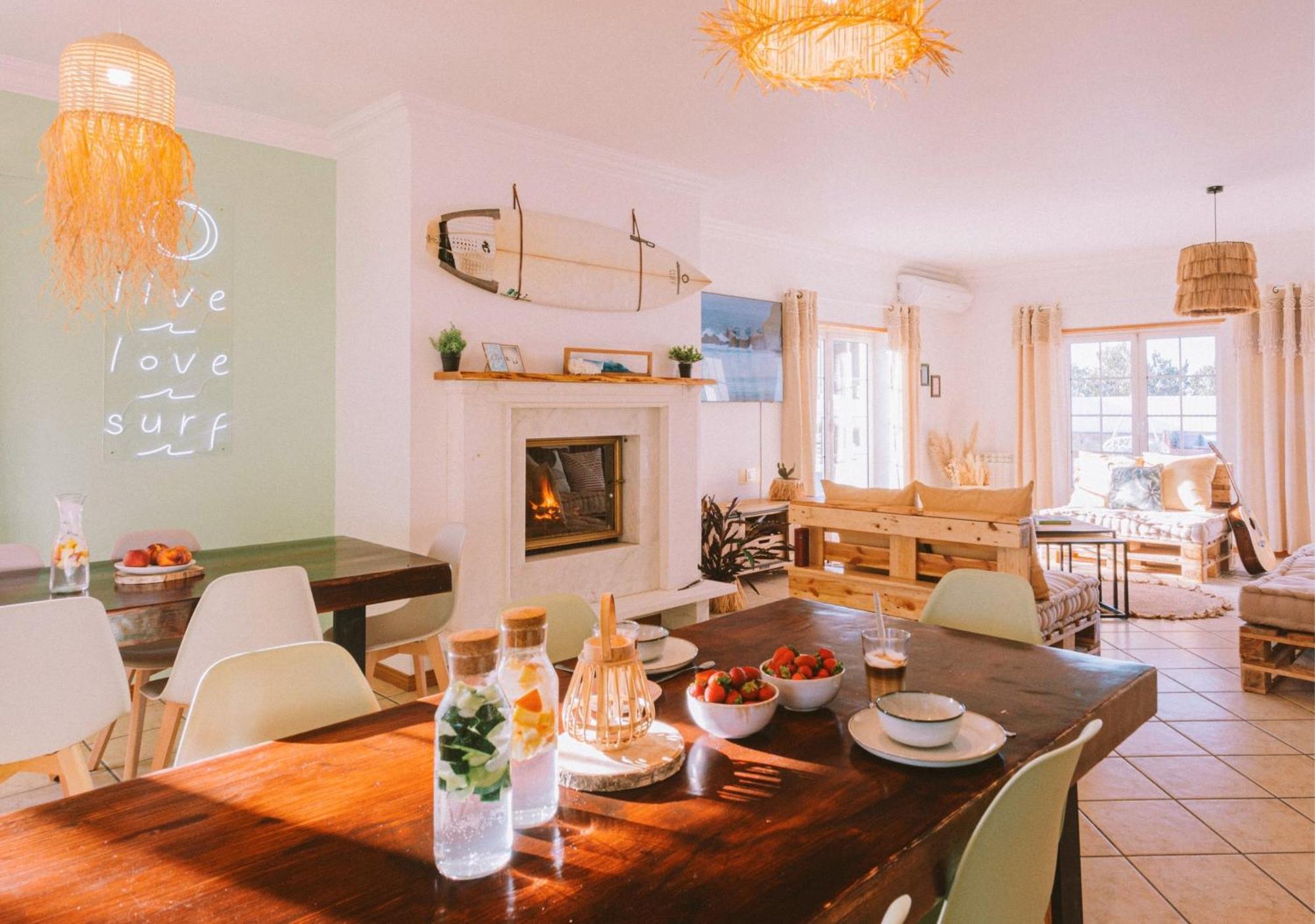 Cliff Surf House Hostel อา ดุส คุนญาดุส ภายนอก รูปภาพ